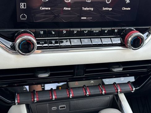 New 2024 GMC Canyon AT4X w/ AT4X AEV Edition AWD/4WD image 21