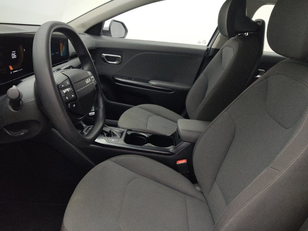 Used 2025 Kia K4 FWD image 17