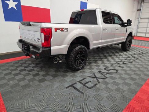 Used 2017 Ford F250 Platinum w/ Platinum Ultimate Package image 18