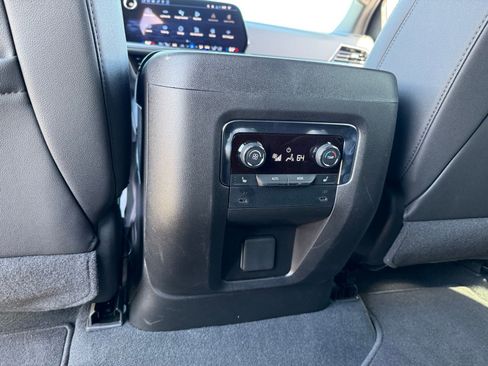New 2026 Chevrolet Tahoe Premier w/ Sun And Tow Package AWD/4WD image 28
