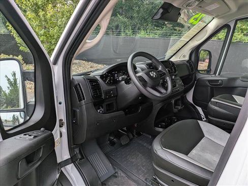 Used 2025 RAM ProMaster 2500 w/ Convenience Group FWD image 17