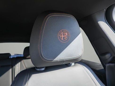 New 2025 Alfa Romeo Stelvio Sprint image 10