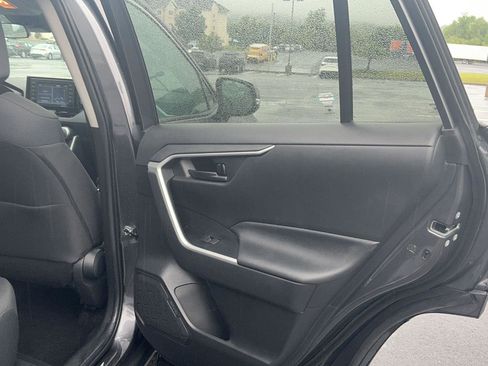 Certified 2021 Toyota RAV4 LE AWD/4WD image 30