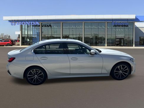 Used 2021 BMW 330i xDrive Sedan w/ Premium Package AWD/4WD image 5