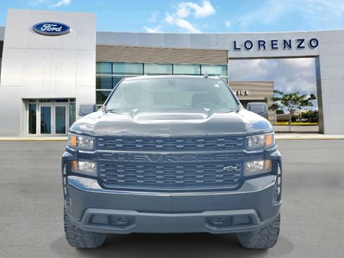 Used 2020 Chevrolet Silverado 1500 Custom w/ Custom Value Package RWD image 2