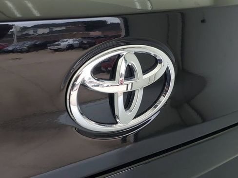 Used 2025 Toyota Corolla Cross L FWD image 9
