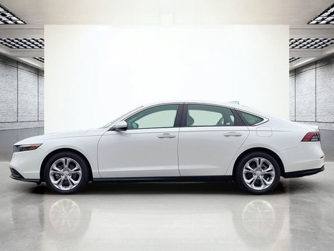 Used 2023 Honda Accord LX image 9