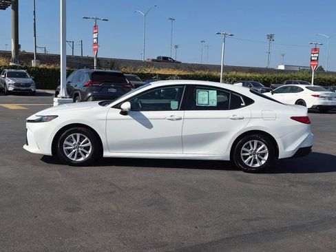 Used 2025 Toyota Camry LE FWD image 12