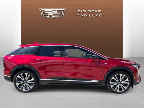 Used 2026 Cadillac Optiq Luxury 2 w/ LPO, Floor Liner Package AWD/4WD image 6