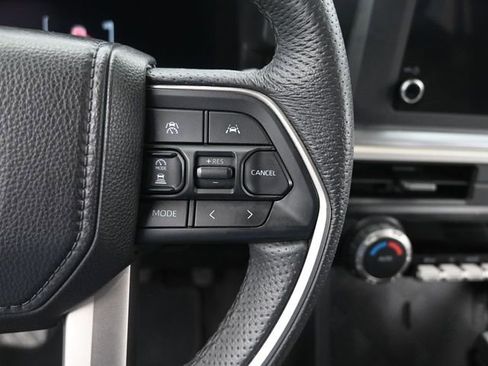 Used 2025 Toyota Tacoma TRD Off-Road AWD/4WD image 32