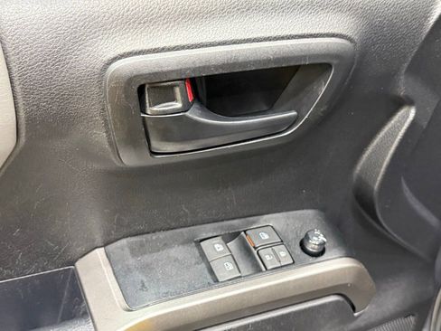 Used 2022 Toyota Tacoma SR5 image 20