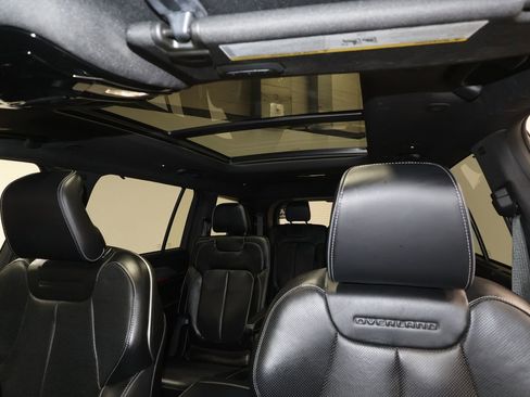 Used 2023 Jeep Grand Cherokee L Overland w/ Advanced Protech Group III image 19