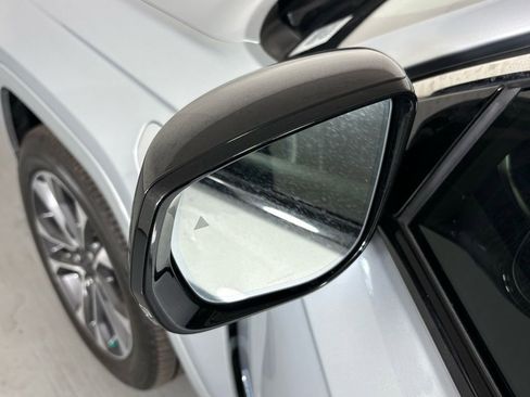 Used 2022 Jeep Grand Cherokee Overland w/ Luxury Tech Group IV image 13