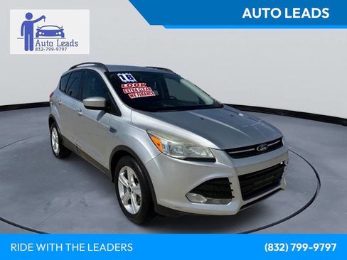 Used 2016 Ford Escape SE w/ Equipment Group 201A image 1