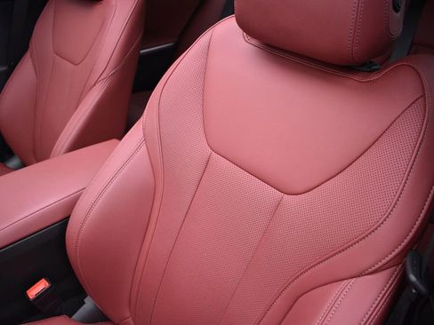 Used 2024 BMW 330i xDrive 330i xDrive w/ M Sport Package image 11