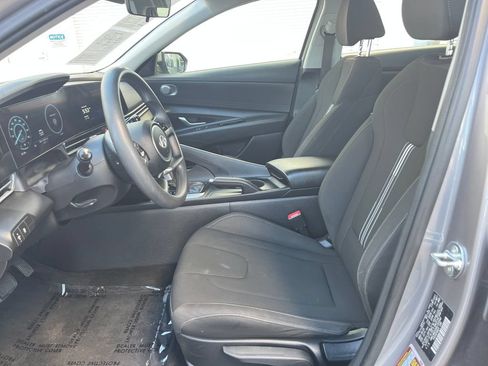 Used 2024 Hyundai Elantra SEL FWD image 9