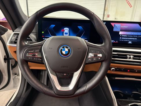 Used 2023 BMW i4 eDrive35 w/ Premium Package RWD image 10