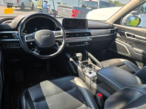 Used 2022 Kia Telluride LX FWD image 2