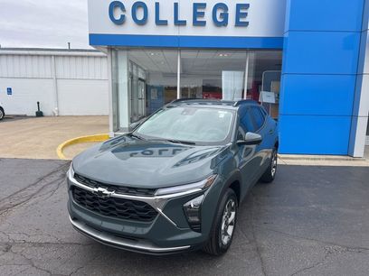 New 2026 Chevrolet Trax LT w/ Driver Confidence Package