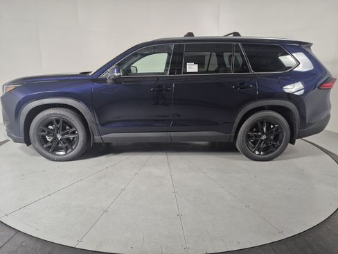 New 2026 Toyota Grand Highlander AWD Hybrid image 2