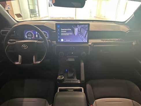 Used 2024 Toyota Tacoma TRD Off-Road image 10