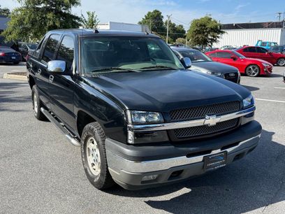 Used 2005 Chevrolet Avalanche LS w/ Chrome Exterior Package