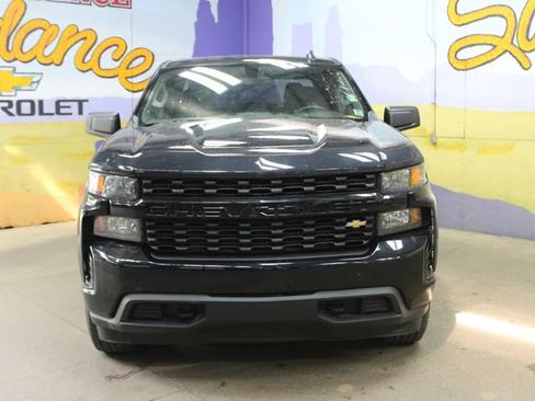 Used 2019 Chevrolet Silverado 1500 Custom w/ Custom Value Package AWD/4WD image 3