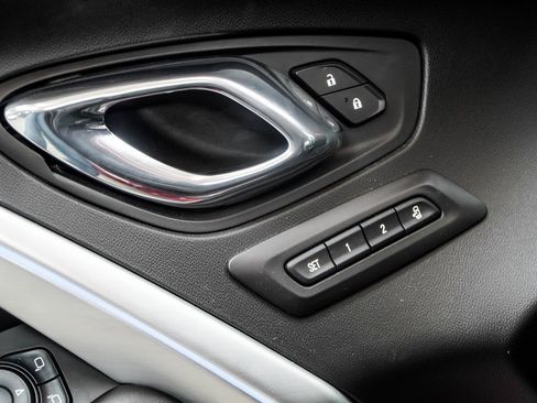 Used 2017 Chevrolet Camaro SS image 41