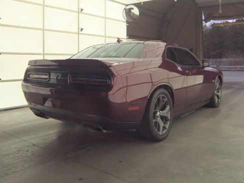 Used 2019 Dodge Challenger R/T image 5