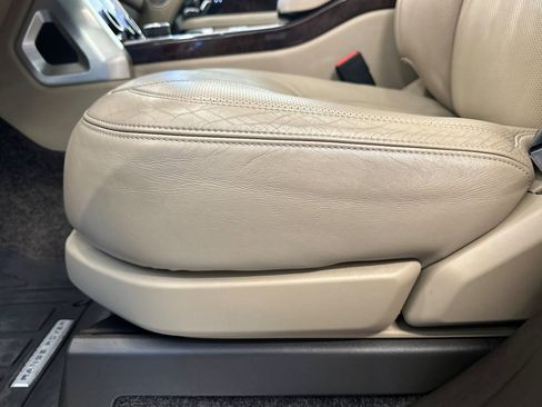 Used 2020 Land Rover Range Rover HSE image 17