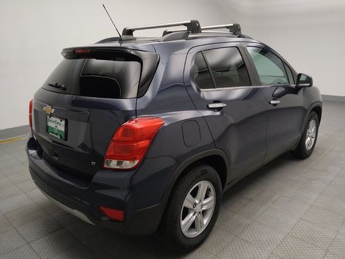 Used 2018 Chevrolet Trax LT w/ Sun & Sound Package FWD image 9