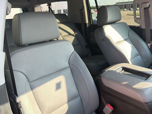 Used 2020 Chevrolet Suburban LT w/ Texas Edition Package RWD image 38