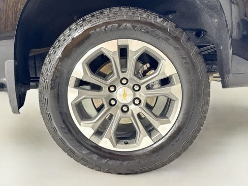 Used 2025 Chevrolet Silverado 1500 High Country AWD/4WD image 10