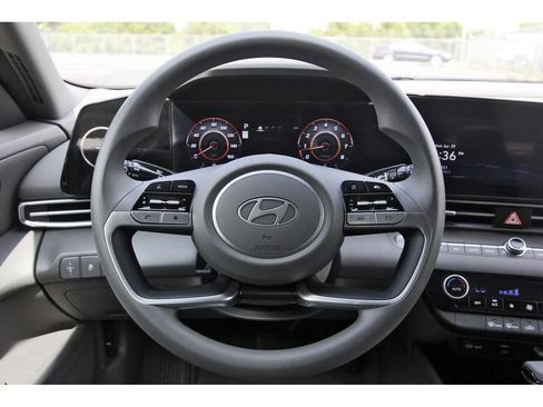 Used 2024 Hyundai Elantra SEL FWD image 16