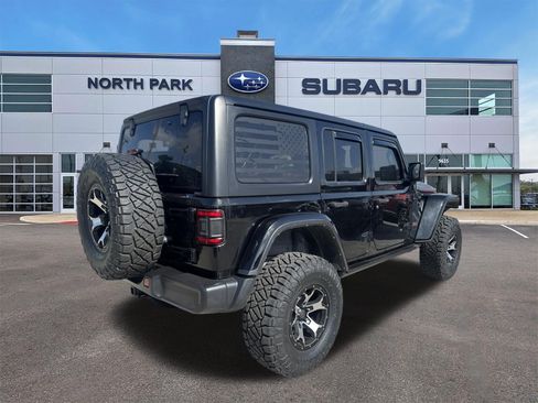 Used 2022 Jeep Wrangler Unlimited Rubicon w/ Cold Weather Group AWD/4WD image 3