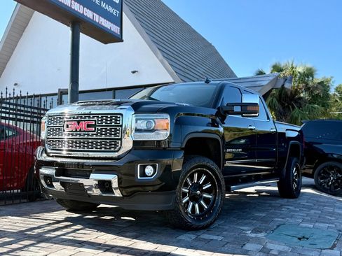 Used 2019 GMC Sierra 2500 Denali w/ Duramax Plus Package image 1