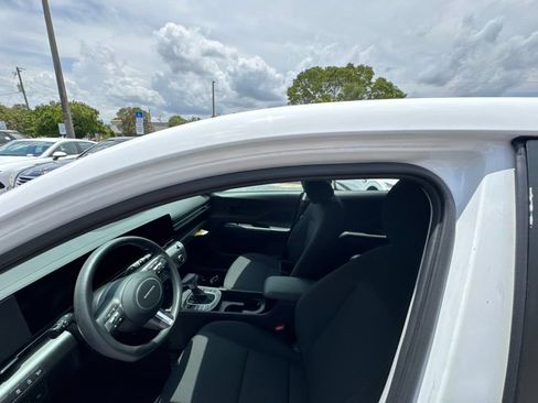 Used 2026 Hyundai Kona SE FWD image 30