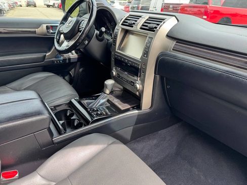 Used 2020 Lexus GX 460 Premium w/ Premium Package image 27