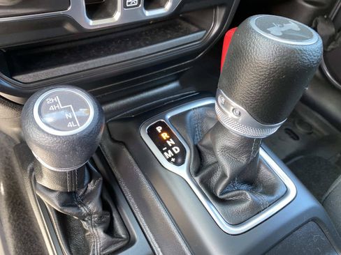 Used 2022 Jeep Wrangler Unlimited Sport AWD/4WD image 15