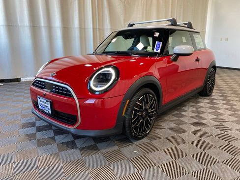 Used 2025 MINI Cooper 2-Door Hardtop FWD image 3