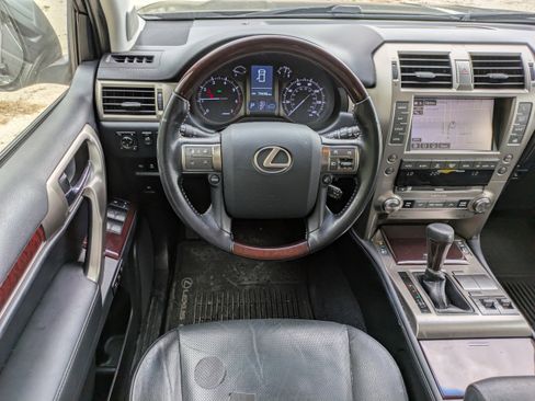 Used 2018 Lexus GX 460 image 14