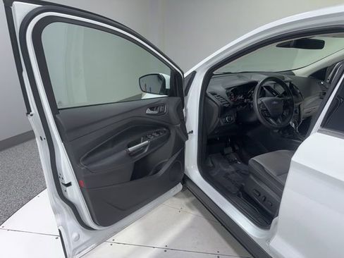 Used 2019 Ford Escape SE image 9