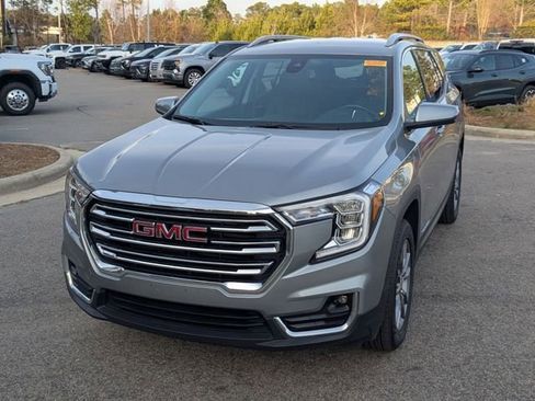 Used 2024 GMC Terrain SLT image 8