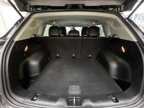 Used 2022 Jeep Compass Latitude image 23