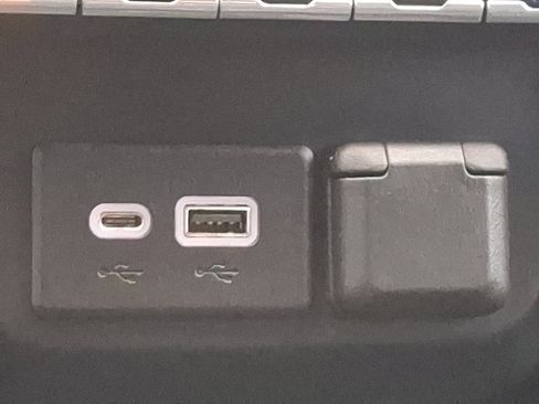 Used 2020 GMC Sierra 2500 SLT image 25