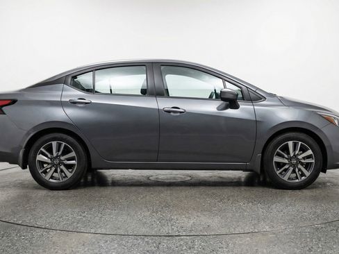 Used 2025 Nissan Versa SV image 11