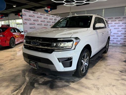Used 2024 Ford Expedition Limited AWD/4WD image 2