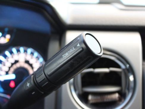 Used 2011 Ford F150 XLT w/ XLT Chrome Pkg image 13