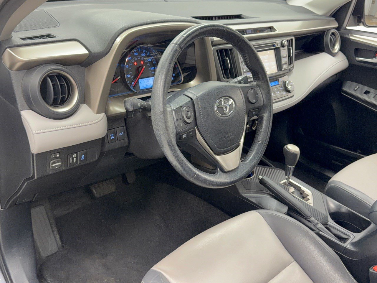 Used 2015 Toyota RAV4 Limited AWD/4WD image 4