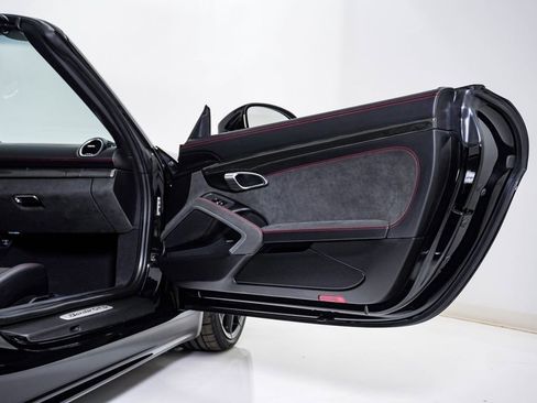 Certified 2025 Porsche 718 Boxster GTS RWD image 18